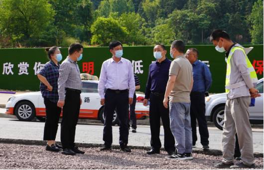 六安市公路管理處黨委書(shū)記、主任楊廣來(lái)一行蒞臨指導(dǎo)我司項(xiàng)目